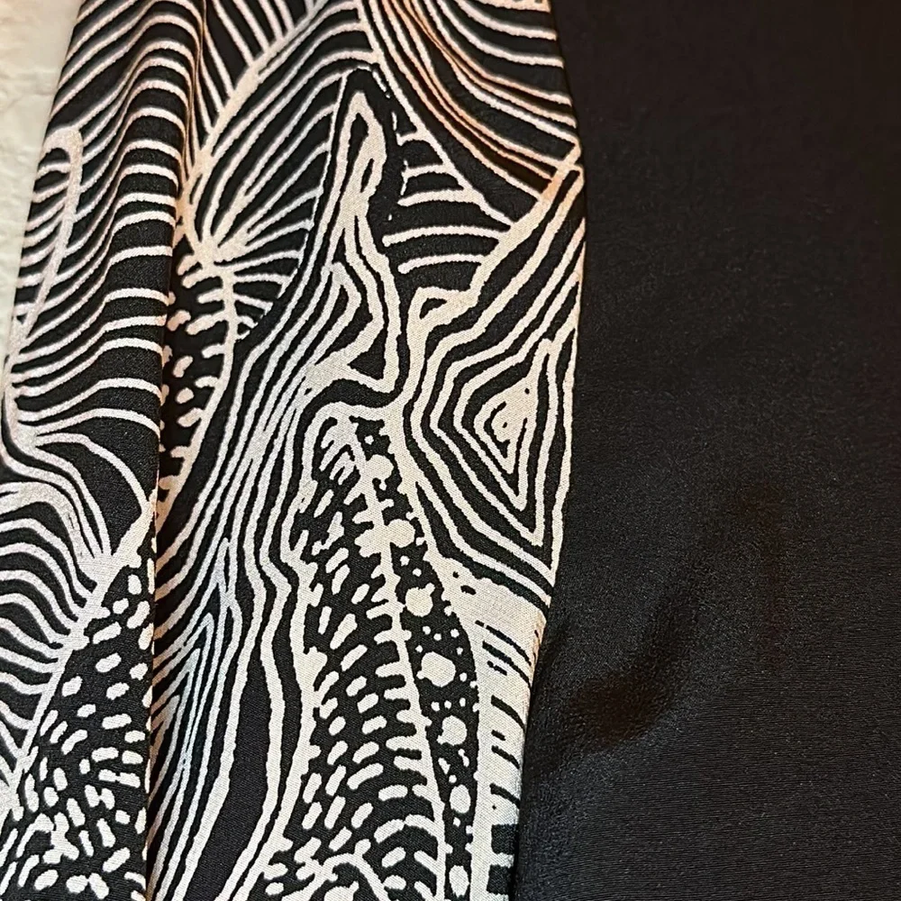Diane Von Furstenberg Black and White Top - Picture 2 of 9